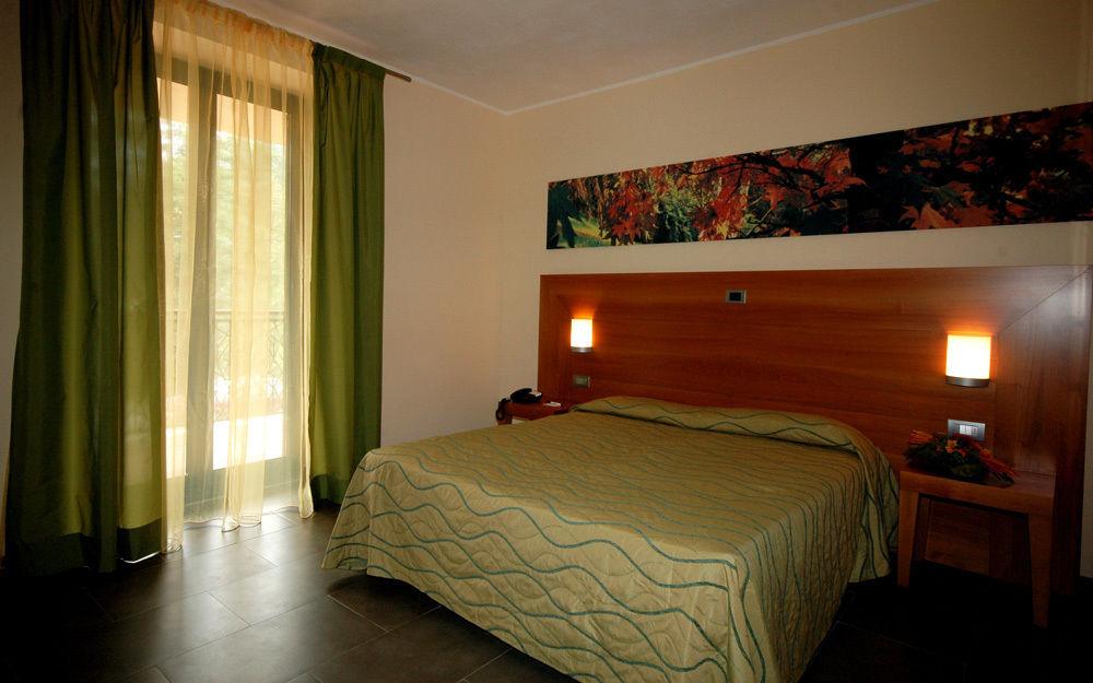 Hotel Langhe & Monferrato Костільйоле-д'Асті Екстер'єр фото