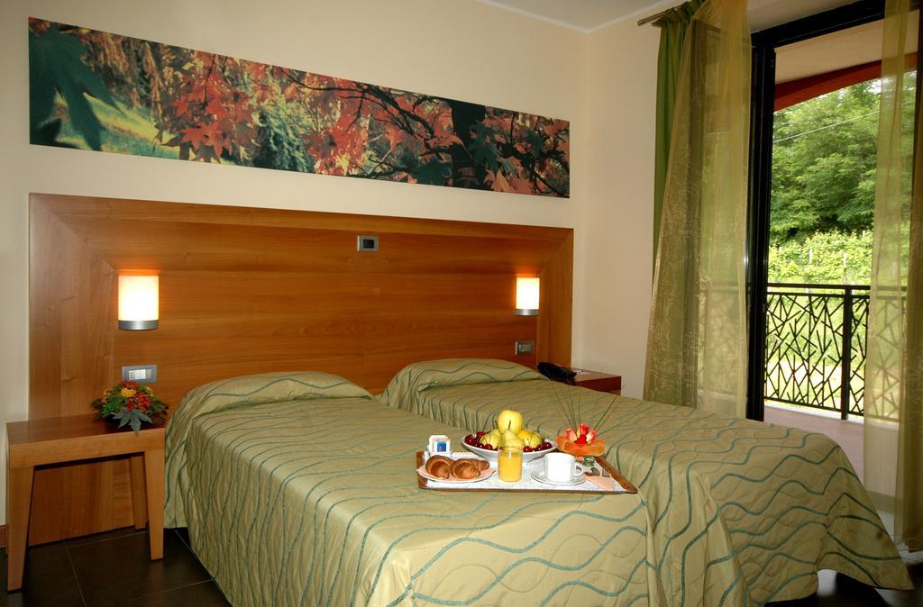 Hotel Langhe & Monferrato Костільйоле-д'Асті Екстер'єр фото