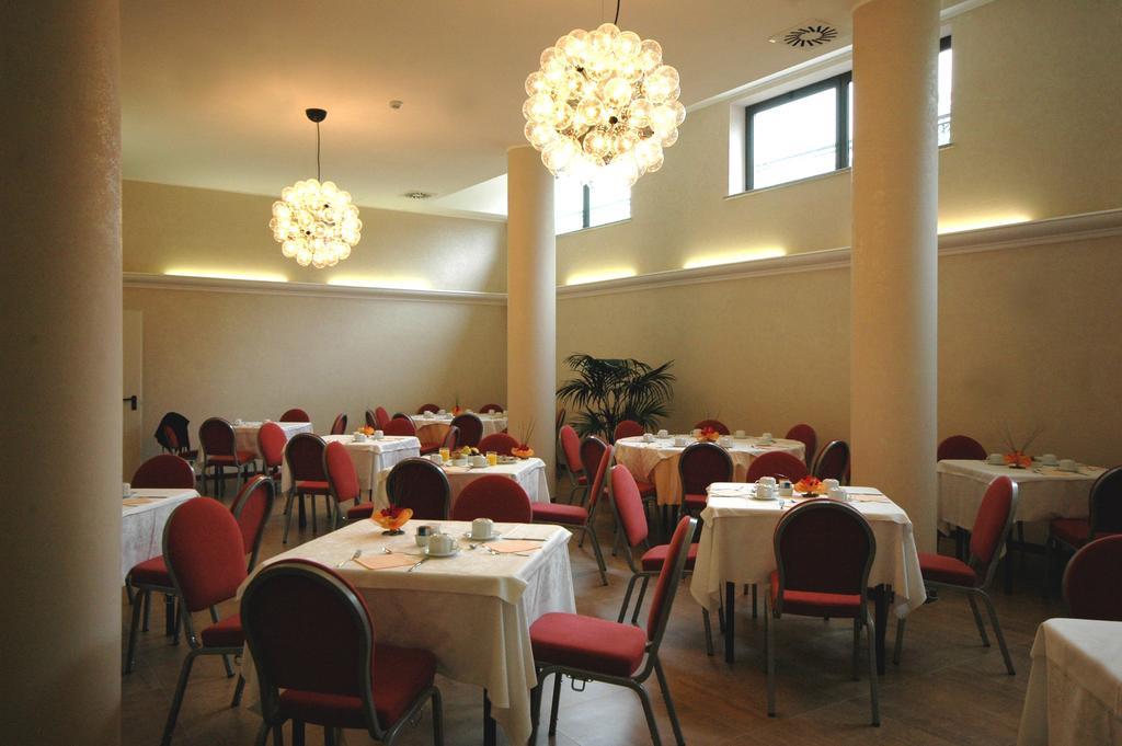 Hotel Langhe & Monferrato Костільйоле-д'Асті Екстер'єр фото