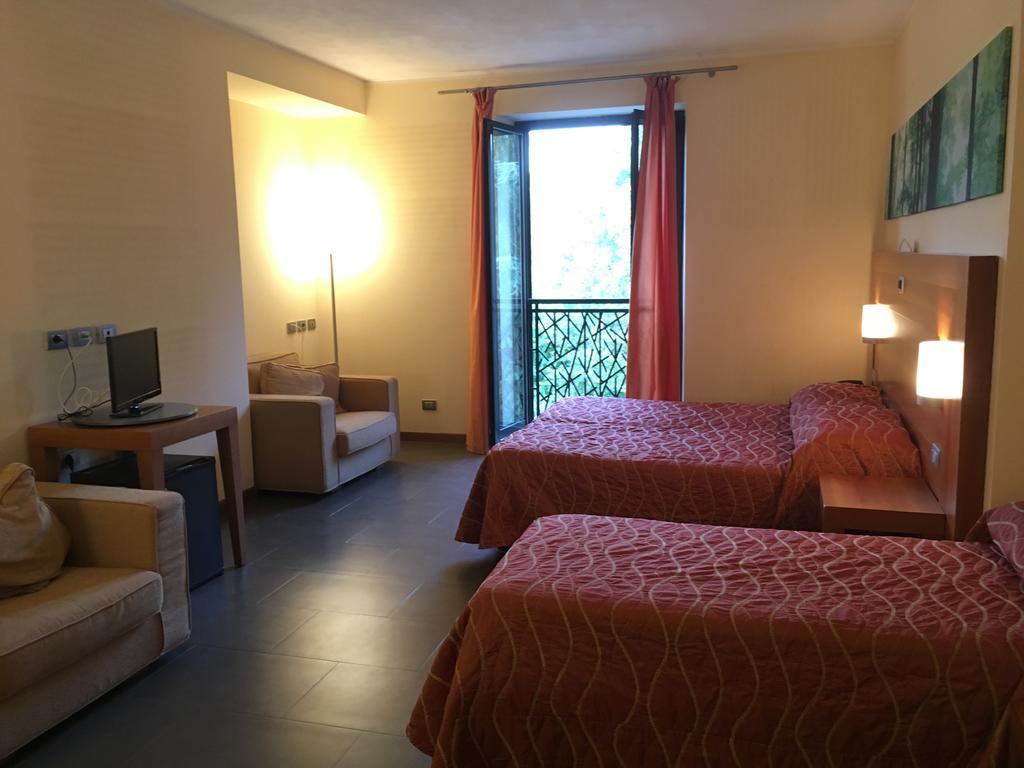 Hotel Langhe & Monferrato Костільйоле-д'Асті Екстер'єр фото