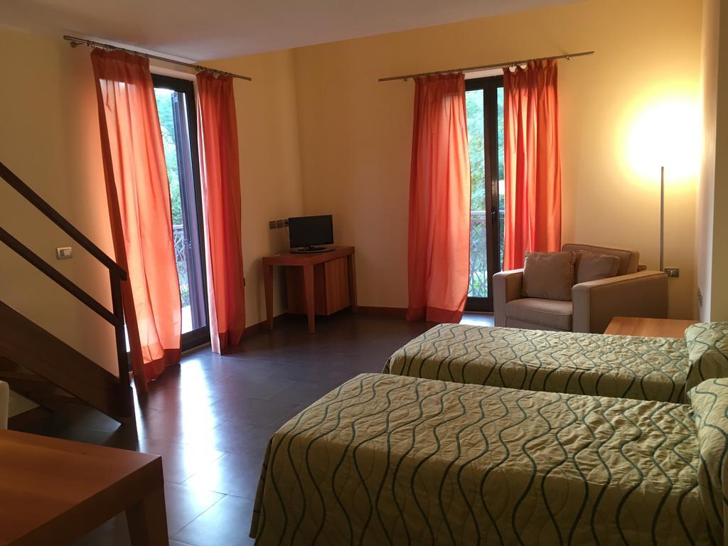 Hotel Langhe & Monferrato Костільйоле-д'Асті Екстер'єр фото