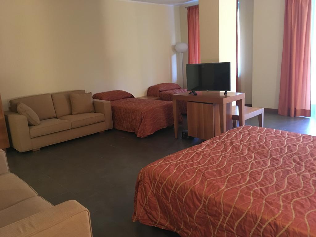 Hotel Langhe & Monferrato Костільйоле-д'Асті Екстер'єр фото