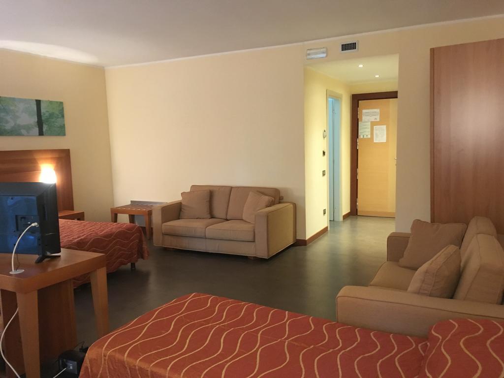 Hotel Langhe & Monferrato Костільйоле-д'Асті Екстер'єр фото