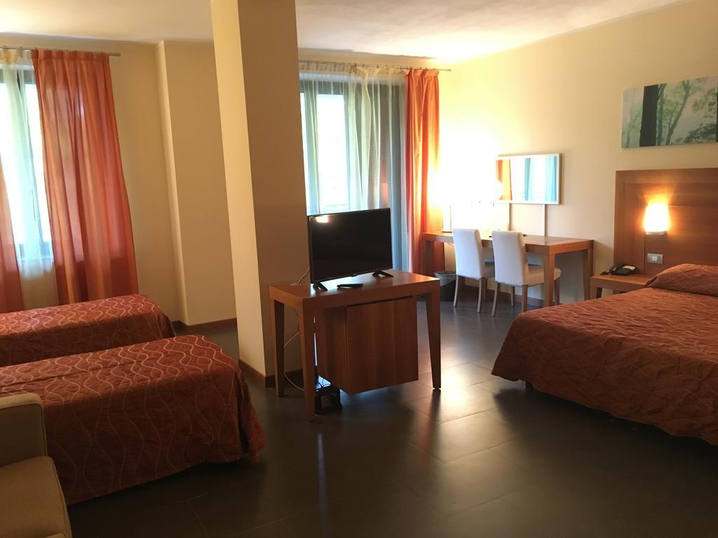 Hotel Langhe & Monferrato Костільйоле-д'Асті Екстер'єр фото