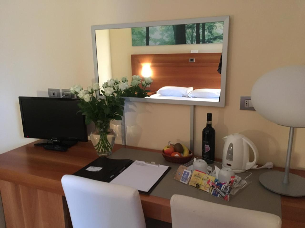 Hotel Langhe & Monferrato Костільйоле-д'Асті Екстер'єр фото
